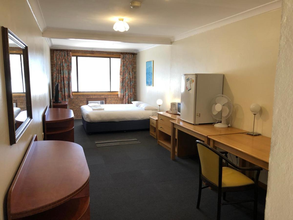 Canberra Lyneham Motor Inn Camberra Exterior foto