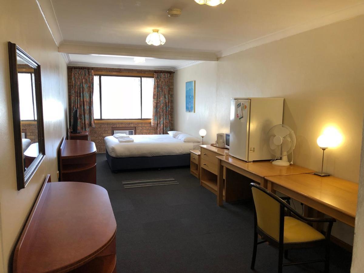Canberra Lyneham Motor Inn Camberra Exterior foto