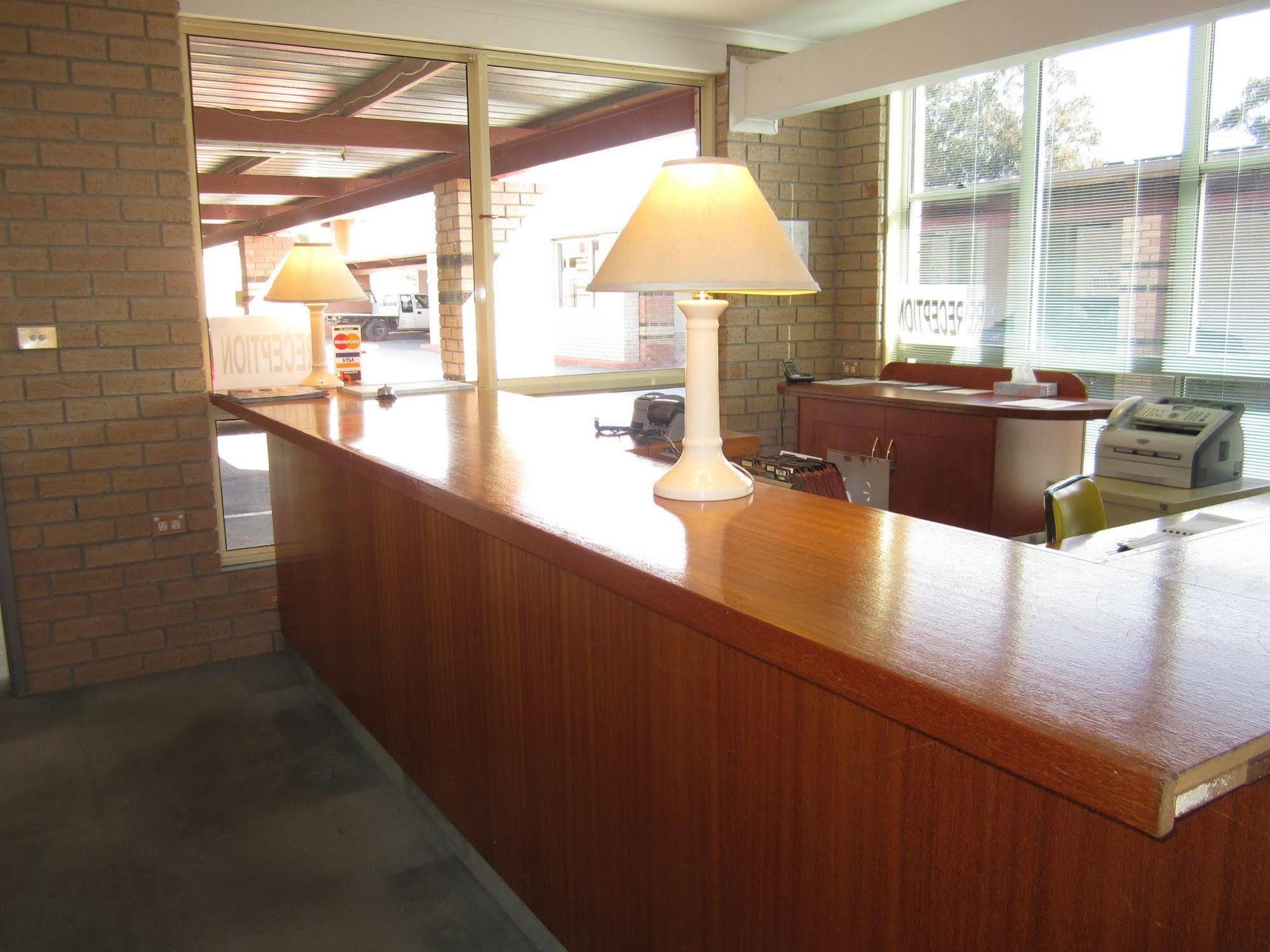 Canberra Lyneham Motor Inn Camberra Exterior foto
